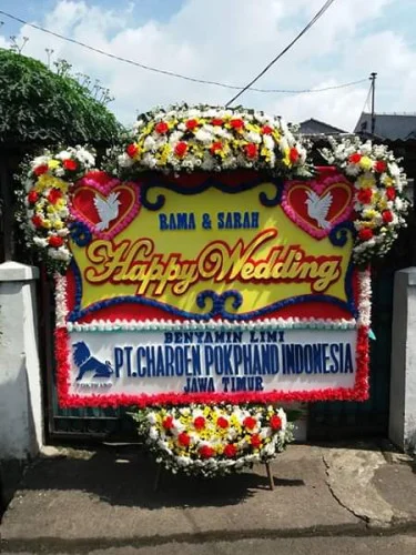 Karangan Bunga Pernikahan Majenang